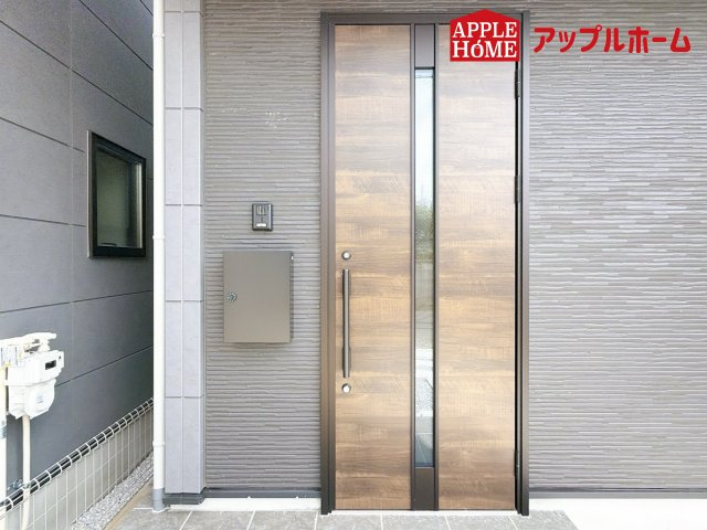 さいたま市西区宮前町1期の玄関|ぜひ現地にて、実際の建物・街並み・日当たり等ご確認下さい♪お問い合わせはお気軽に☆　TEL「0120-466263」