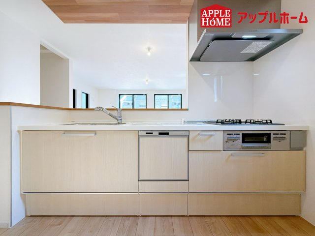 さいたま市西区宮前町1期のキッチン|キッチンの収納も充実☆食洗器完備で家事も楽々♪生活の質が向上すること間違いなしの充実設備です。