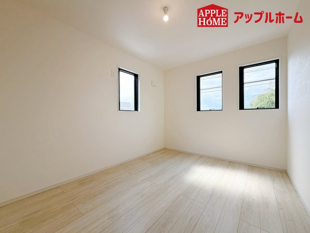 さいたま市西区宮前町1期の洋室|居室は全室収納あり！たっぷりある収納活用でお部屋もキレイを保てます♪