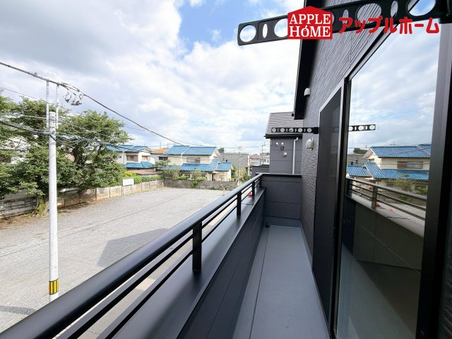 さいたま市西区宮前町1期のバルコニー|家族分の洗濯物もしっかり干せます！