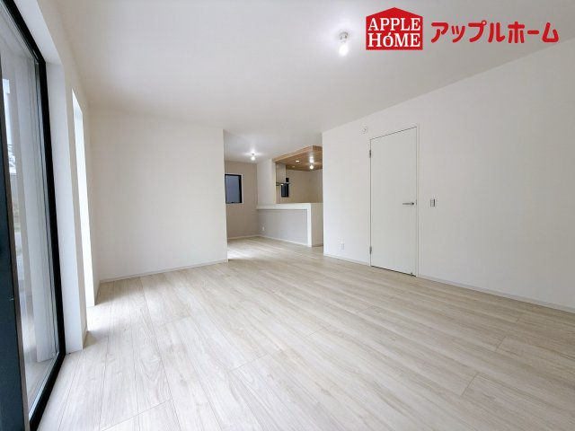 さいたま市西区宮前町1期の居間・リビング|明るい日差しがさすリビングは、家族の憩い空間。
