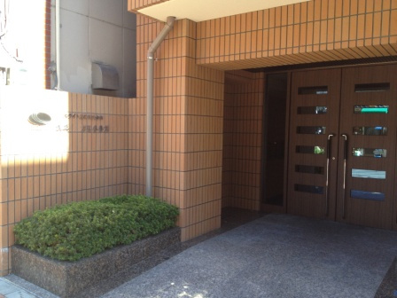 浅草寺相馬参番館のエントランス