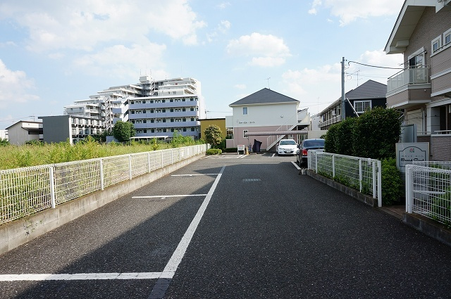 セカンドコートの駐車場