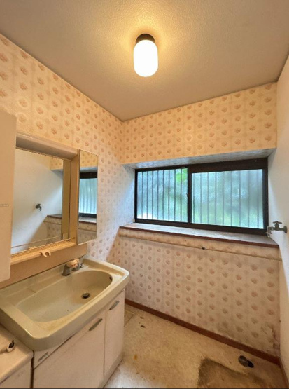 【独立洗面台】 | 土浦市下高津4丁目　中古戸建 | シンプルで使い勝手の良い独立洗面台！