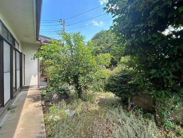 【庭】 | 土浦市下高津4丁目　中古戸建 | 日当り良好のお庭付き物件です！