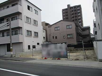 西区打越町の前面道路含む現地写真|前面道路10.9ｍの公道◎車の入出庫もスムーズ！商業用地としても活用可能！