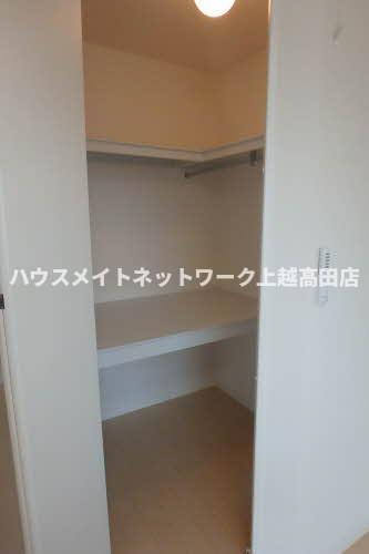 メゾンドポラリスの収納|ウォークインクローゼット
