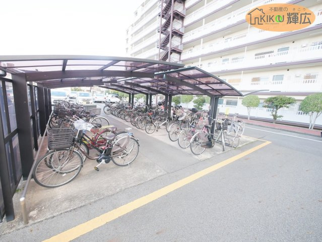 サンハイツ土山　7階の駐輪場