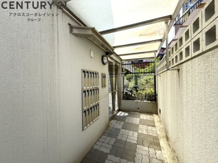 ROYAL MAISON鹿塩壱番館のエントランス