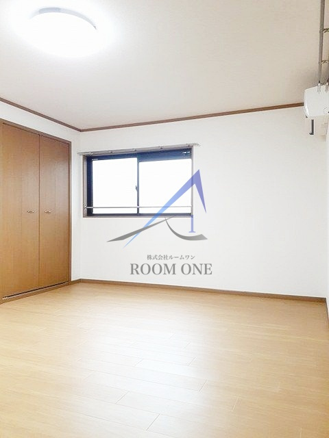 チェリー・メゾンⅡ番館の寝室|寝室です。