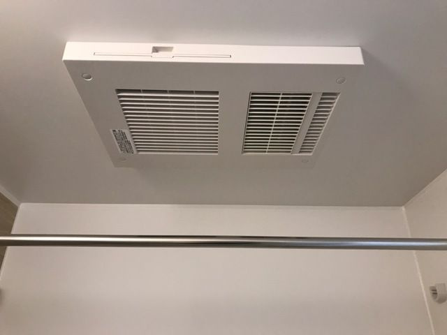 サンライズの浴室|浴室乾燥機です