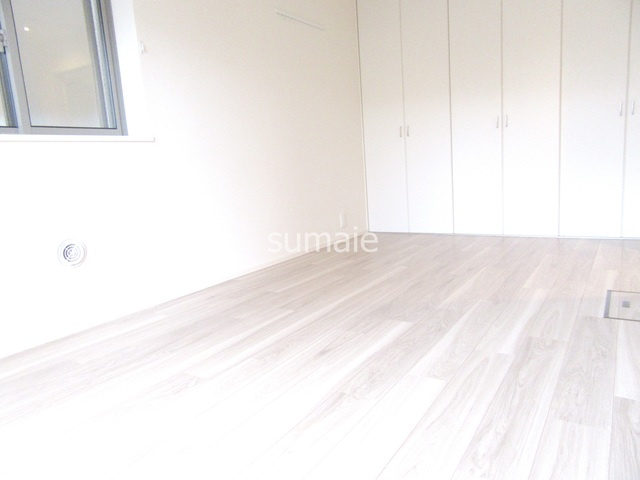 Village Printemps Koiwaの寝室|２面採光のお部屋になります☆