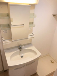 独立洗面化粧台付きでおすすめです！