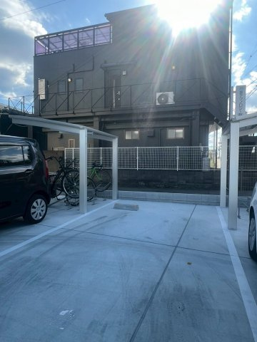 ジーメゾン明石スフィリアの駐車場