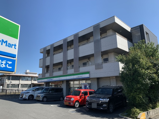 ラフレシアスのその他|ファミリーマートさいたま本町東二丁目店