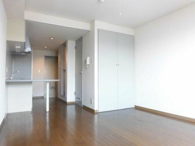 プロスパー目黒本町の内装|明るい色調の室内です