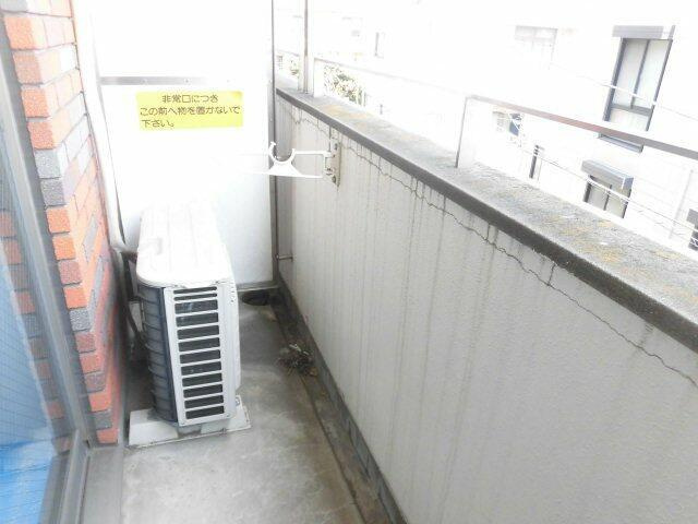 プロスパー目黒本町のバルコニー|外からの目が気にならないバルコニーで洗濯物が干せます