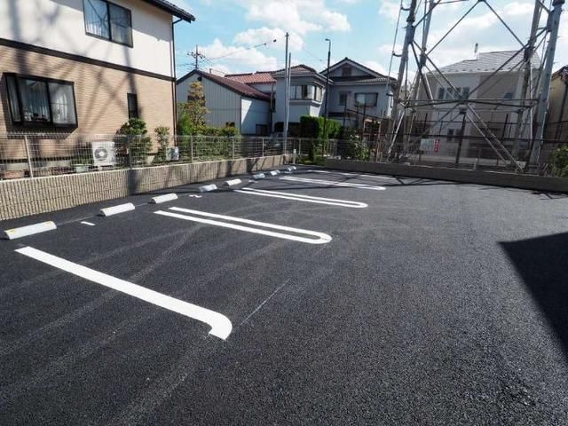 ソレイユメゾンの駐車場