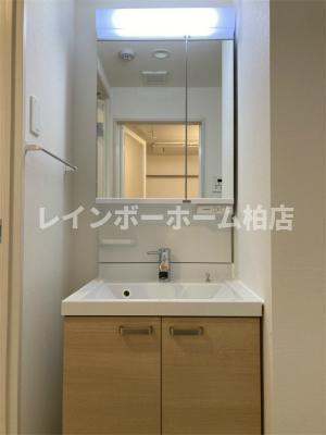 【仲介手数料：50％OFF】対象物件！の洗面所|ゆったりとスペースのある洗面所