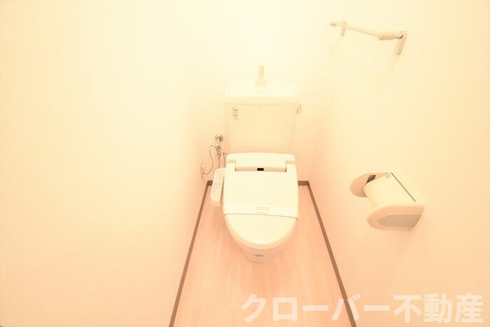 サニーハイム B棟のトイレ|温水洗浄暖房便座