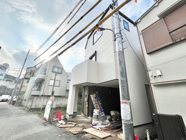 北区上中里２丁目　新築戸建の外観|2026.07.03撮影

現地ご見学希望・資料請求などお気軽にお問い合わせ下さい！
03-5990-5201