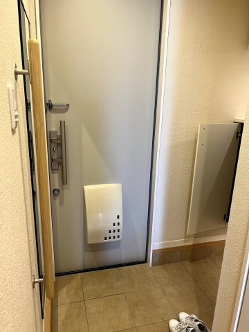 レクシエ南王子の玄関