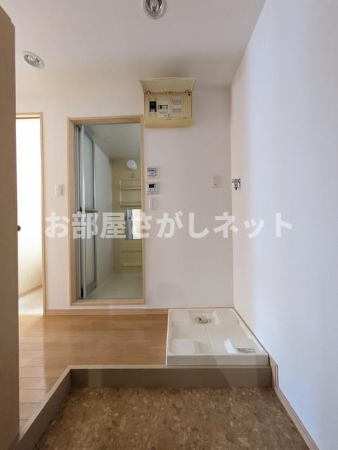 新宿区西新宿8丁目のマンションの玄関