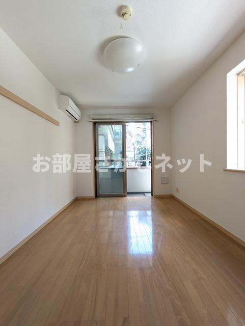 新宿区西新宿8丁目のマンションの居間・リビング