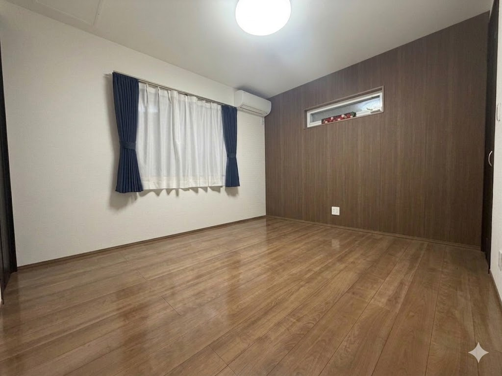 六万寺町1丁目　中古戸建　3980の洋室|１階寝室。　画像はAIを使用して編集しております