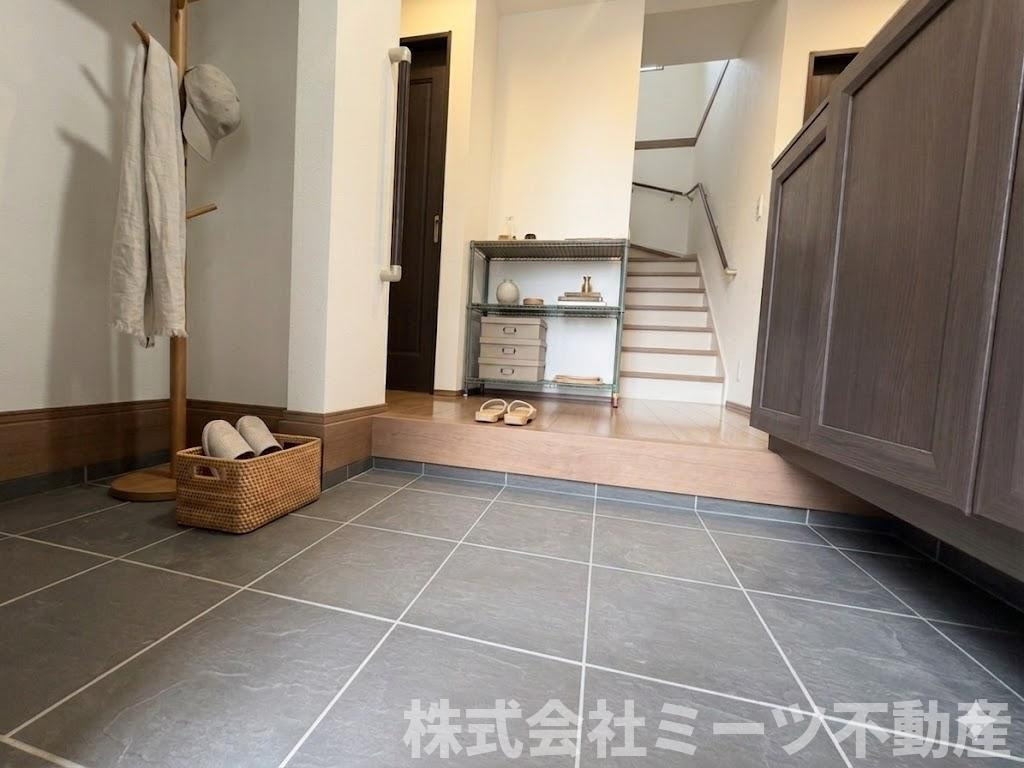 六万寺町1丁目　中古戸建　3980の洋室|１階寝室。　画像はAIを使用して編集しております