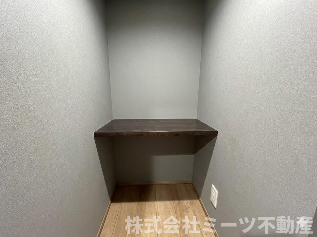 六万寺町1丁目　中古戸建　3980の玄関|カウンター。画像はAIを使用して編集しております