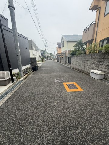 六万寺町1丁目　中古戸建　3980の前面道路含む現地写真