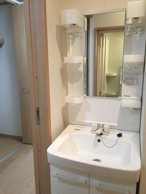 ソラーナ和田町の洗面所