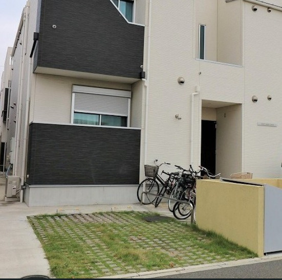 GRANTIC 越谷市レイクタウンの駐車場