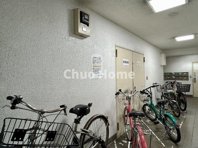 サンローズの駐輪場|【自転車置き場】最新の空き状況や費用などの詳細は担当スタッフまでお問い合わせください。
