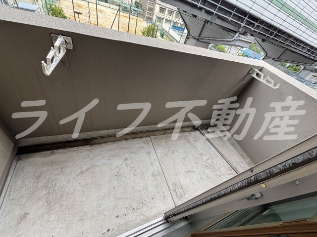 グランドオーク高井田のバルコニー|開放的で明るい空間を演出してくれるバルコニーです