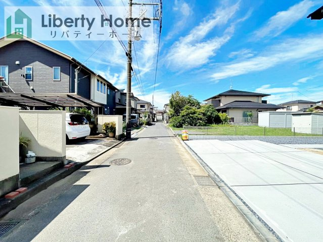 水戸市酒門町16期　新築戸建　2号棟の前面道路含む現地写真