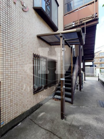 【エントランス】 | 駒崎ハイツ | 落ち着いたエントランスです