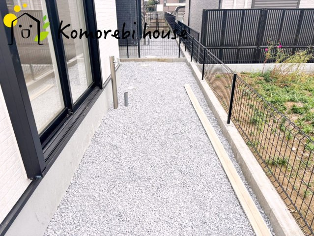 さいたま市北区別所町　3期　新築一戸建て　ブルーミングガーデンヴィーエ　03の庭|10/23撮影