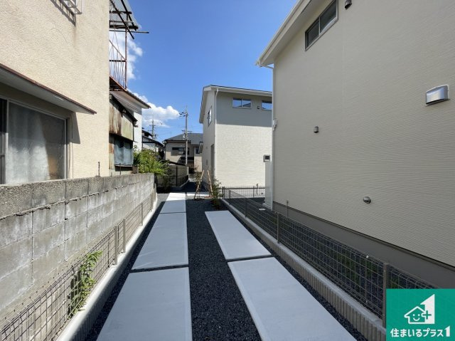 ★現地見学可能！★京都市西京区嵐山茶尻町　第2期　新築一戸建ての駐車場|3台分の駐車スペース有り！急な来客でも安心です！