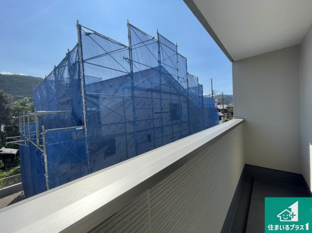 ★現地見学可能！★京都市西京区嵐山茶尻町　第2期　新築一戸建てのバルコニー|急な雨でも安心のインナーバルコニー！