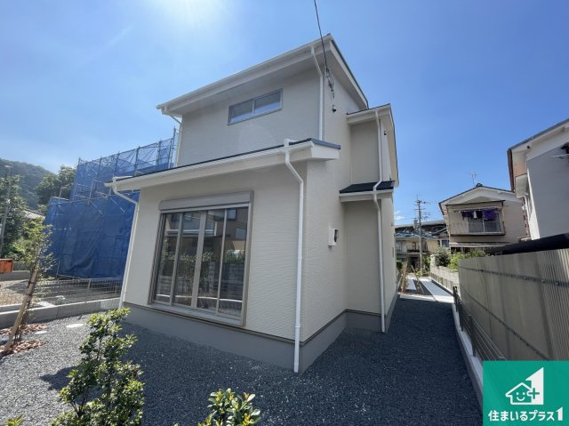 ★現地見学可能！★京都市西京区嵐山茶尻町　第2期　新築一戸建ての外観|安心の10年保証！外観を美しく保ち、雨水で汚れを落とします！気になることがありましたら、お気軽にお問い合わせください！