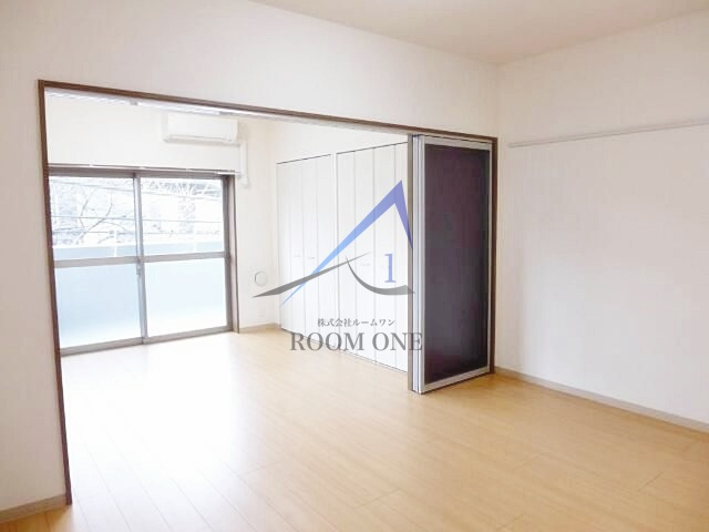 ＲＯＫＵＳＵＮＳ　ＮＥＲＩＭＡの居間・リビング|洋室のお部屋です。