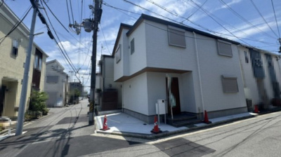 【前面道路含む現地写真】 | madre court浜寺石津町西4 | 南海本線「石津川」駅まで徒歩6分！小学校徒歩10分圏内！飲食店・スーパー等、利便施設が揃い暮らしやすい街。