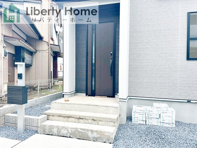 水戸市堀町4期　新築戸建のエントランス