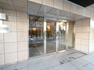 ヘイマンヨコハマのエントランス