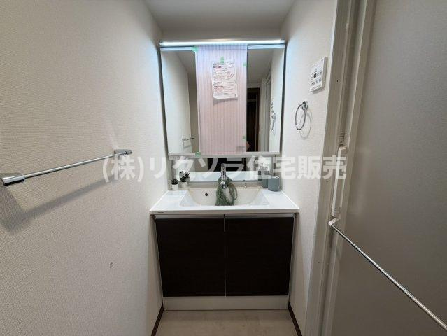 インテリジェントシティの独立洗面台|三面鏡付き独立洗面台
■物件内覧・資金計画相談・住宅ローン相談、リフォーム相談、お問合せ受付中■
※当日・翌日のご内覧、ご相談はお電話でのお問合せがスムーズです！