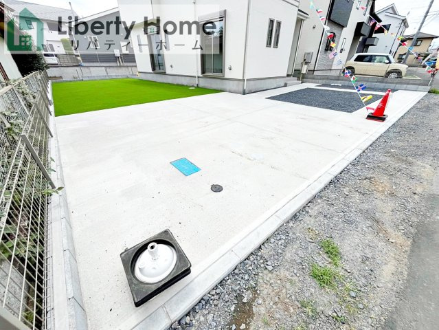 水戸市見川3丁目　新築戸建の駐車場
