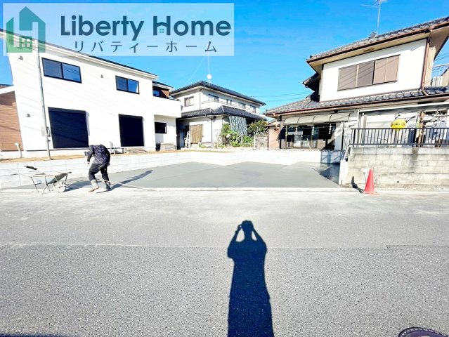 水戸市堀町25-P1　新築戸建の前面道路含む現地写真