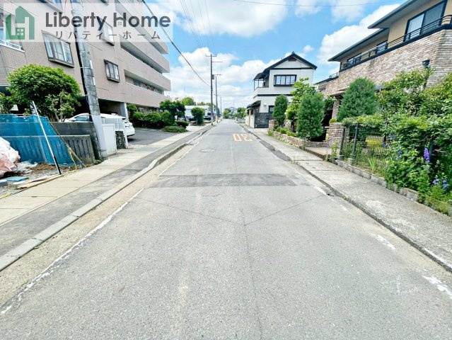 水戸市浜田1期　新築戸建　1号棟の前面道路含む現地写真